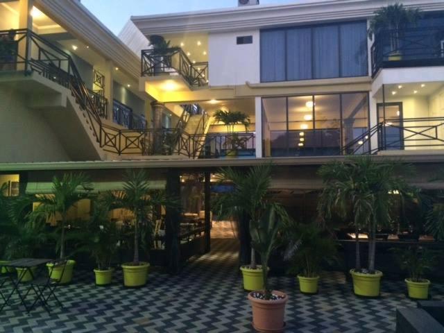 Hotel Babylon Парамарибо Экстерьер фото